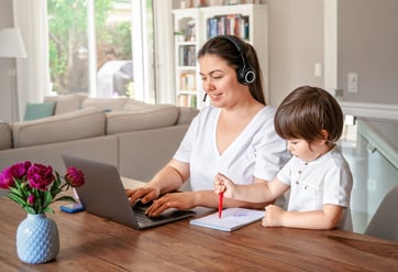 Why a Digital Marketing Business is the Perfect Career Choice for a Tech-Savvy Mom